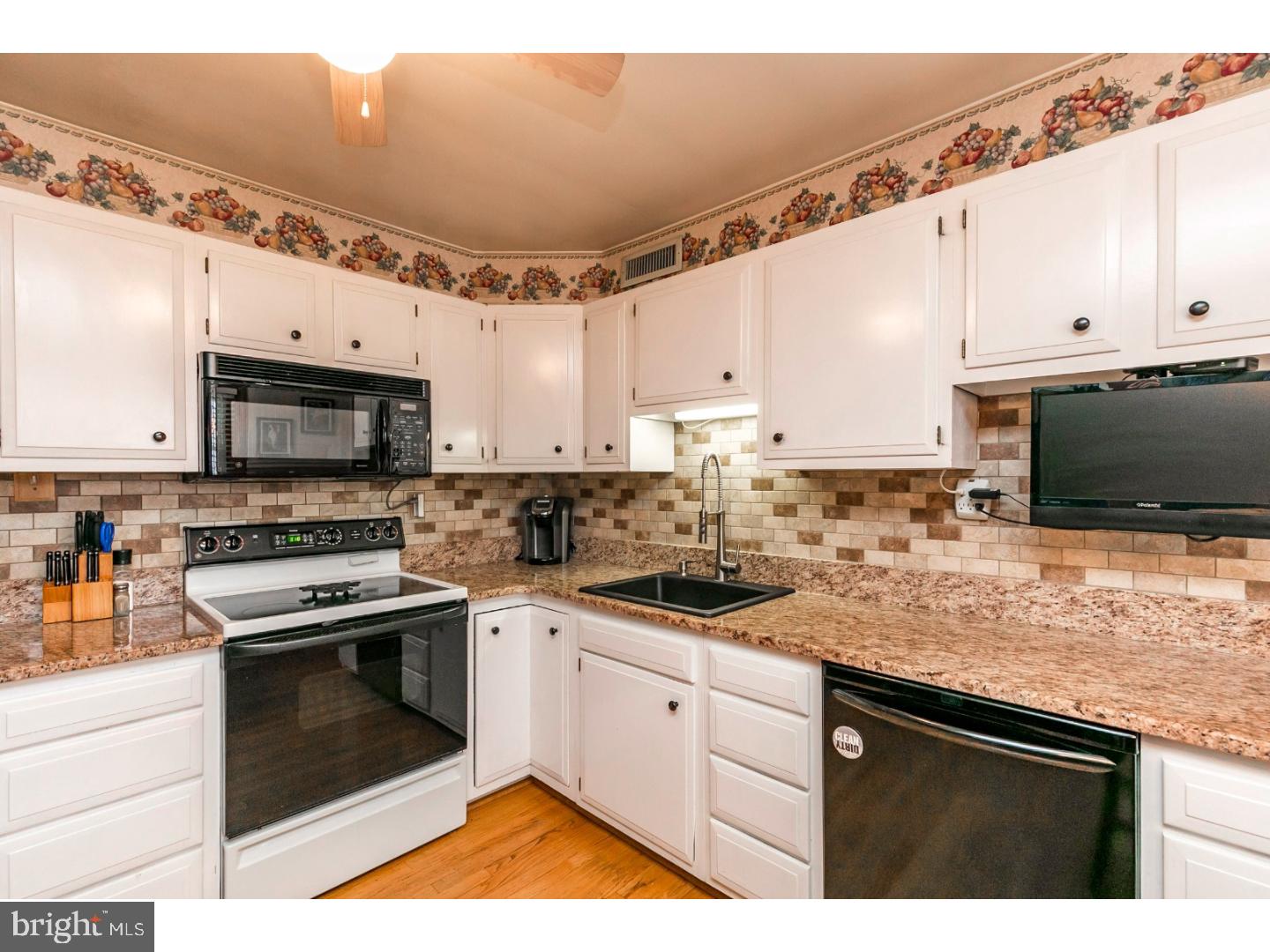 45 Keen Road Spring City, PA 19475 - Photo 7 of 25 Kitchen