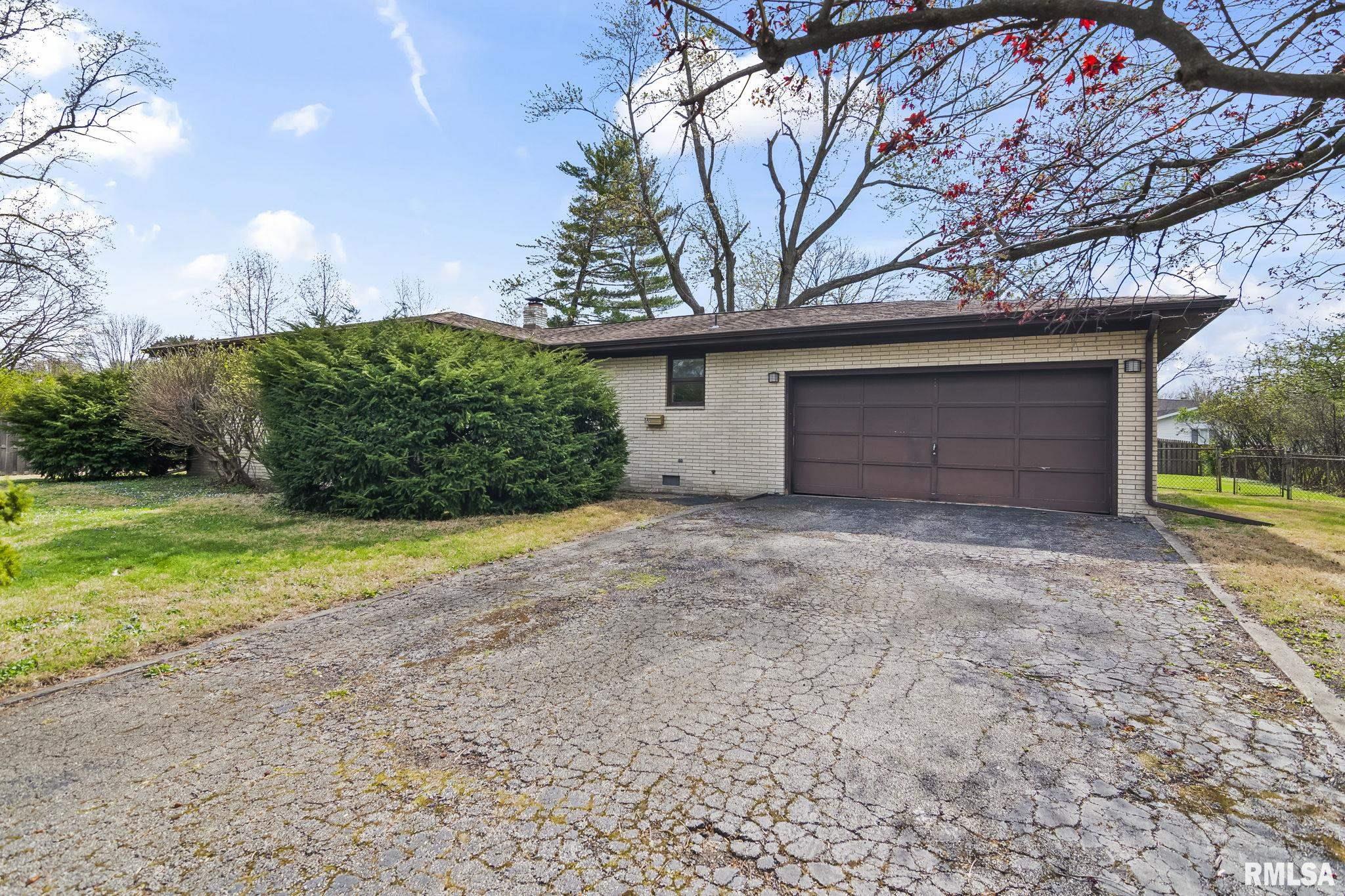 14 Pinehurst Drive Springfield, IL 62704 - Photo 1 of 35