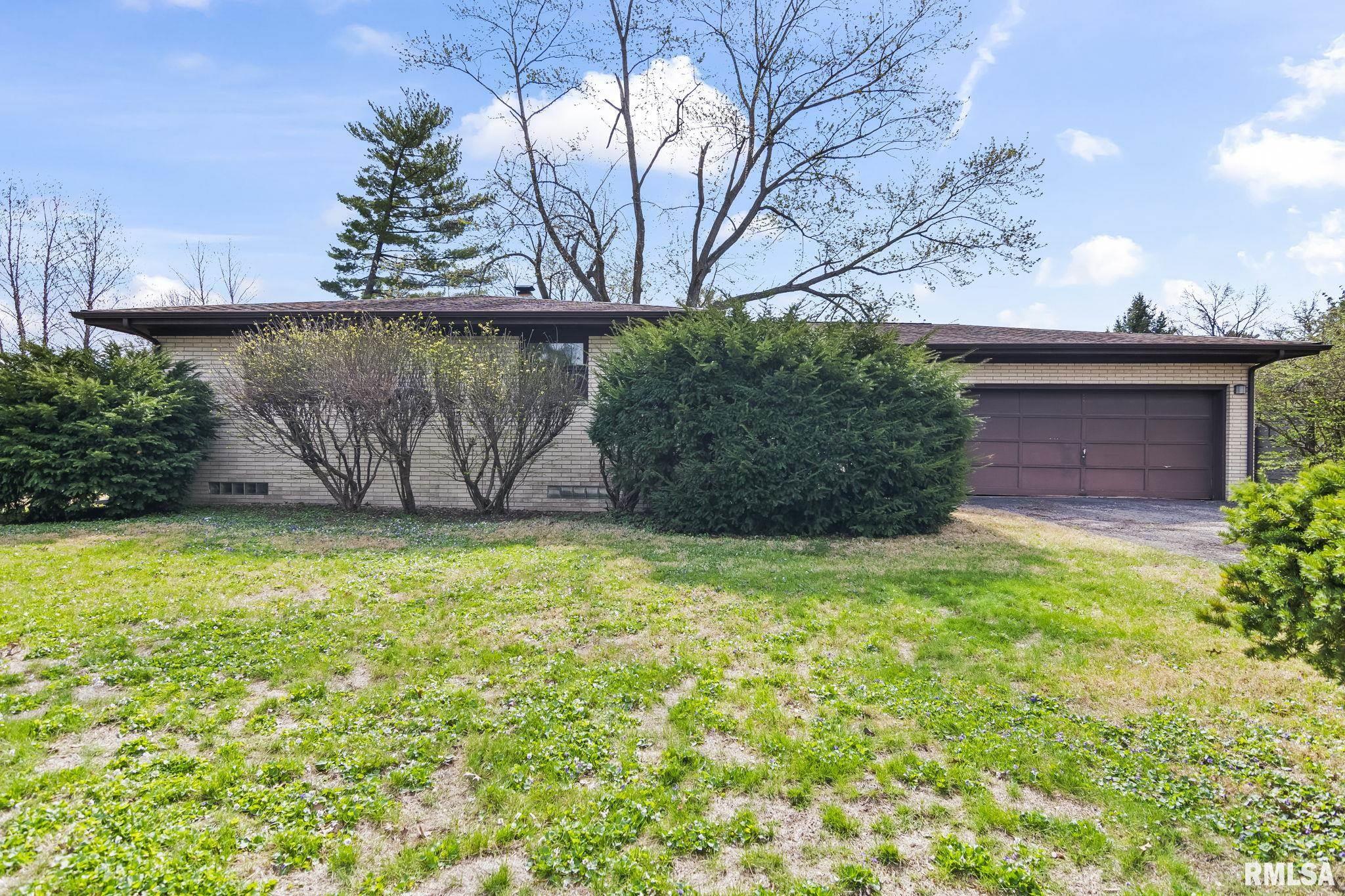 14 Pinehurst Drive Springfield, IL 62704 - Photo 2 of 35