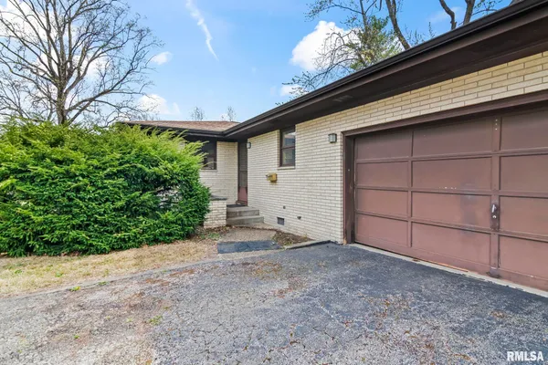 $125,000 | 14 Pinehurst Drive, Springfield, IL 62704