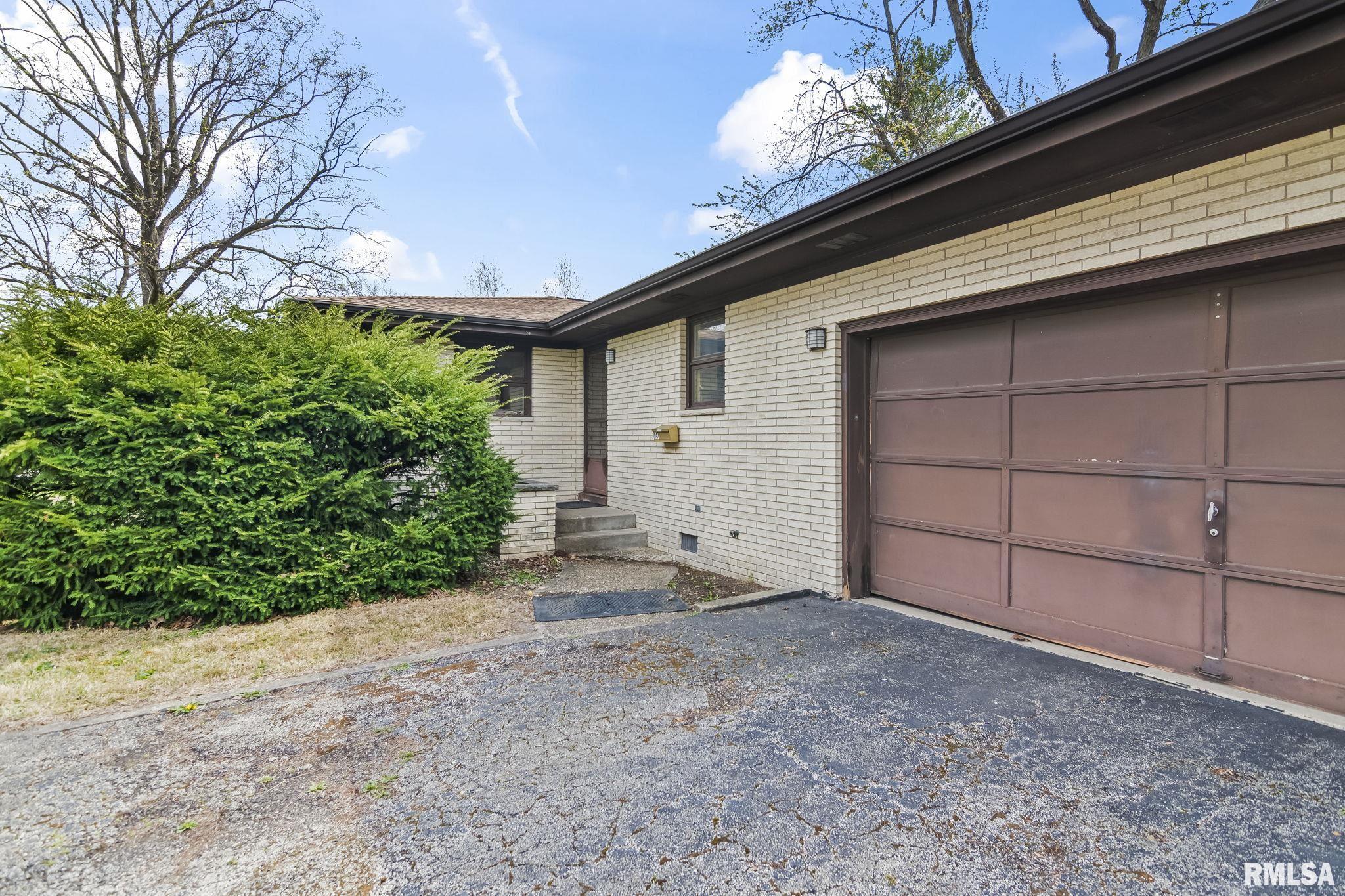 14 Pinehurst Drive Springfield, IL 62704 - Photo 3 of 35