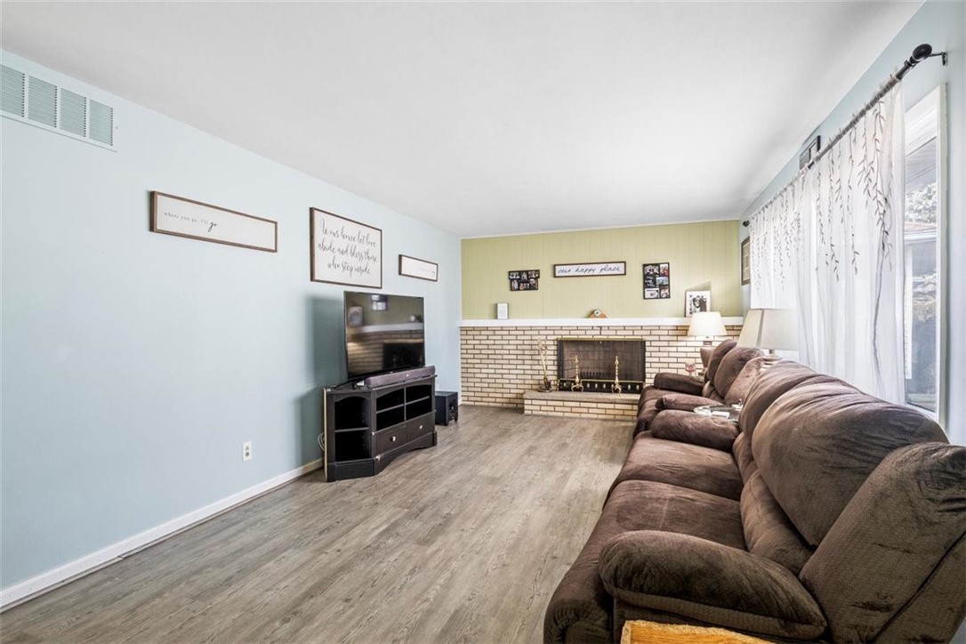 119 Highview Drive Irondequoit, NY 14609 - Photo 5 of 32