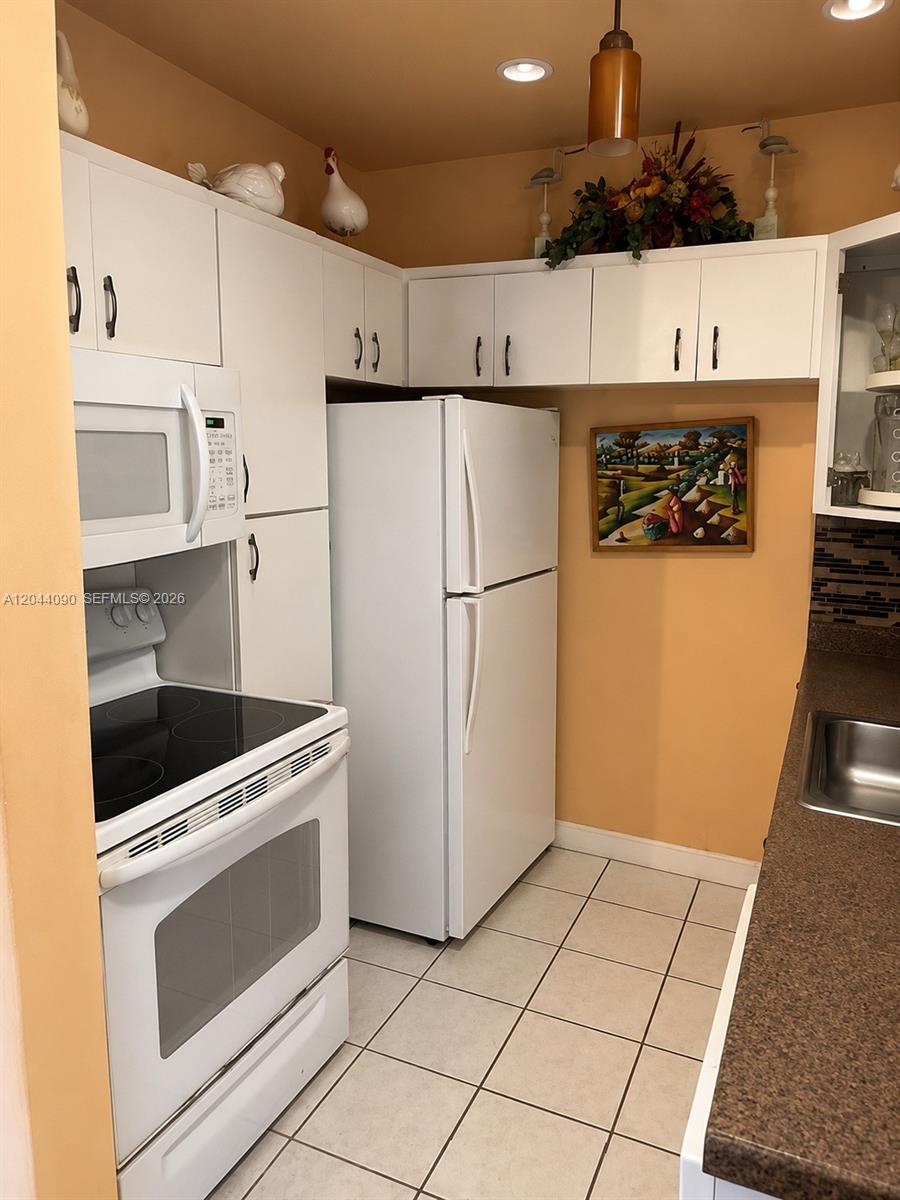 11832 Southwest 185th Terrace Miami, FL 33177 - Photo 5 of 13