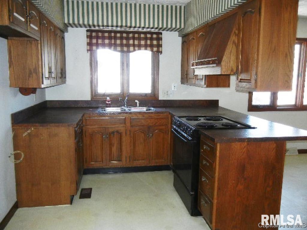 13 Mishawaka Drive Rochester, IL 62563 - Photo 4 of 15