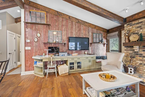 $510,000 | 890 Windsor Drive, Unit 4, Fontana, WI 53125