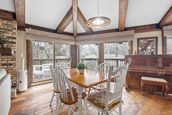 $510,000 | 890 Windsor Drive, Unit 4, Fontana, WI 53125