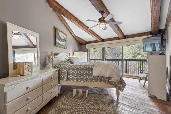 $510,000 | 890 Windsor Drive, Unit 4, Fontana, WI 53125