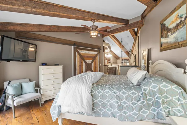 $510,000 | 890 Windsor Drive, Unit 4, Fontana, WI 53125