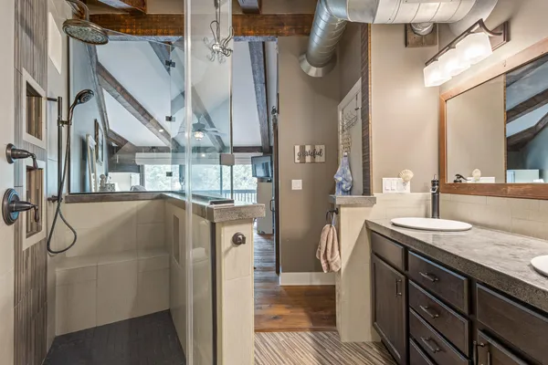 $510,000 | 890 Windsor Drive, Unit 4, Fontana, WI 53125