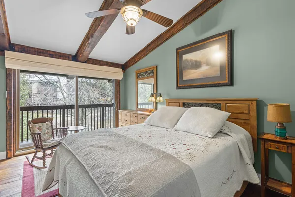 $510,000 | 890 Windsor Drive, Unit 4, Fontana, WI 53125