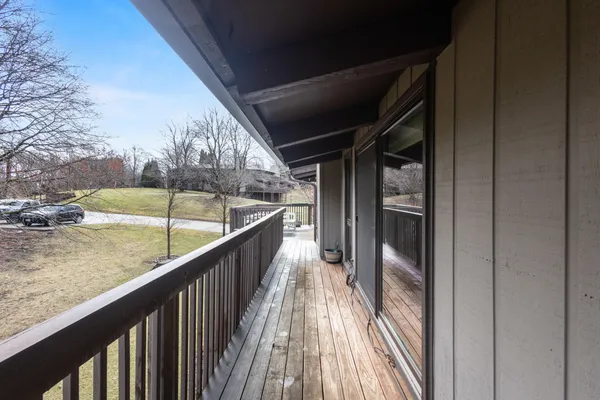 $510,000 | 890 Windsor Drive, Unit 4, Fontana, WI 53125