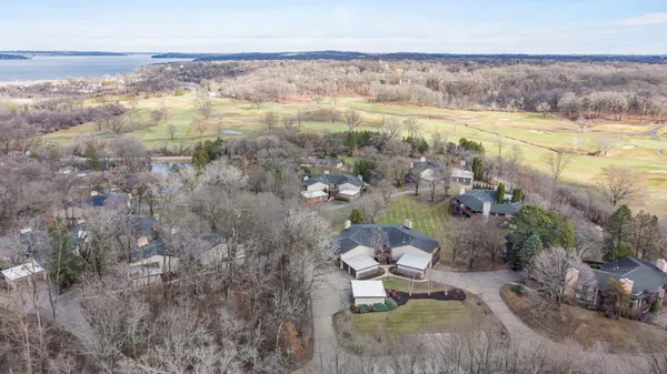 $510,000 | 890 Windsor Drive, Unit 4, Fontana, WI 53125