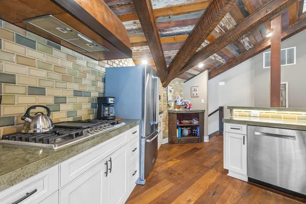 $510,000 | 890 Windsor Drive, Unit 4, Fontana, WI 53125