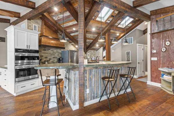 $510,000 | 890 Windsor Drive, Unit 4, Fontana, WI 53125