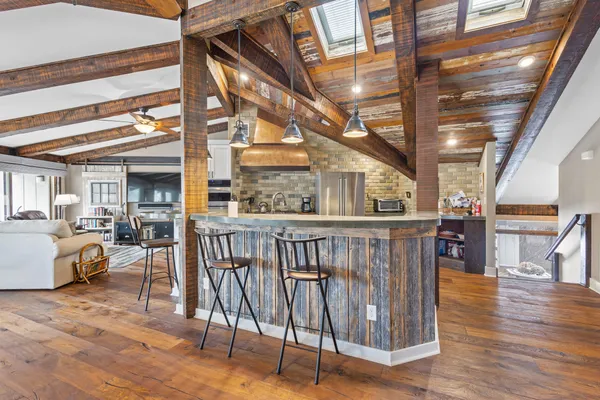 $510,000 | 890 Windsor Drive, Unit 4, Fontana, WI 53125