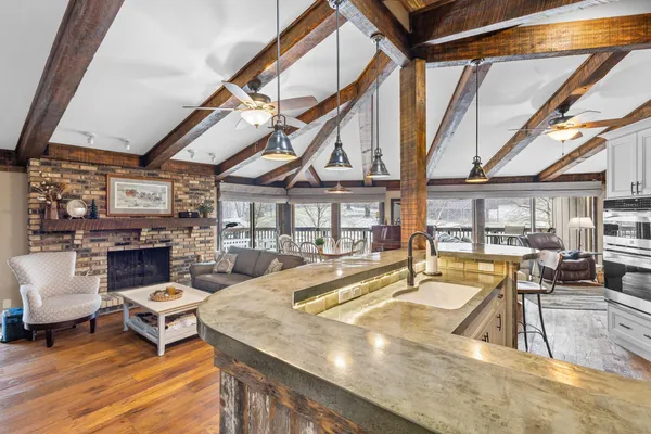 $510,000 | 890 Windsor Drive, Unit 4, Fontana, WI 53125