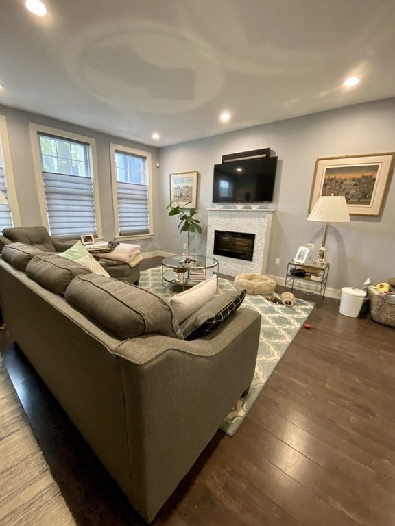 348 E Street Boston, MA 02127 - Photo 2 of 17