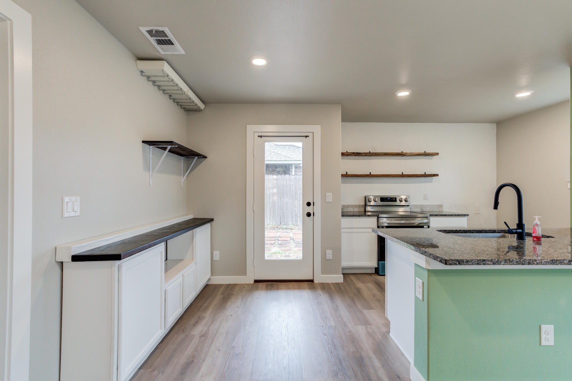 3003 Aberdeen Avenue Wolfforth, TX 79382 - Photo 6 of 12 Natural Light