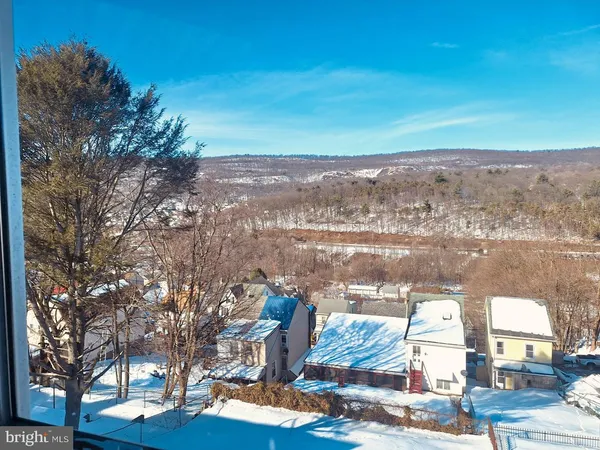 $118,000 | 1227 Pulaski Avenue, Coal Township, PA 17866