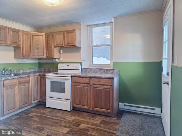$118,000 | 1227 Pulaski Avenue, Coal Township, PA 17866