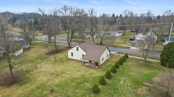 $164,500 | 515 Maumee Street, Jonesville, MI 49250