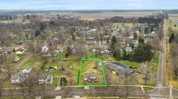 $164,500 | 515 Maumee Street, Jonesville, MI 49250