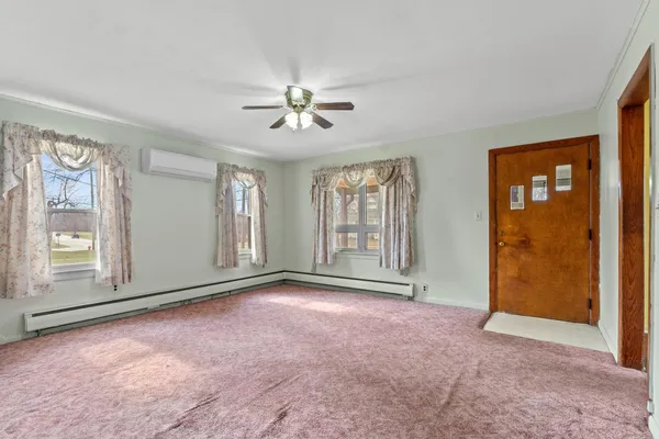 $164,500 | 515 Maumee Street, Jonesville, MI 49250