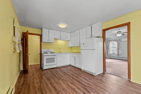 $164,500 | 515 Maumee Street, Jonesville, MI 49250