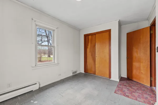 $164,500 | 515 Maumee Street, Jonesville, MI 49250