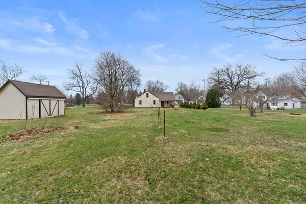 $164,500 | 515 Maumee Street, Jonesville, MI 49250