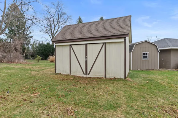 $164,500 | 515 Maumee Street, Jonesville, MI 49250