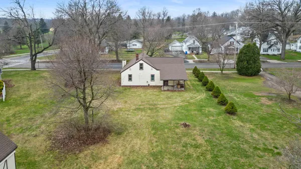 $164,500 | 515 Maumee Street, Jonesville, MI 49250