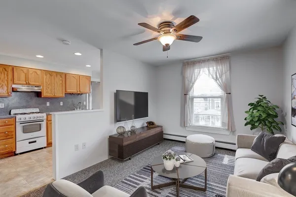 $2,000 | 122 Lowell Street, Unit 3, Peabody, MA 01960