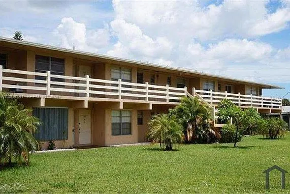 $1,800 | 2980 Northwest 43 Terrace, Unit 203, Lauderdale Lakes, FL 33313