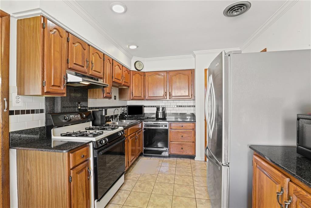 9 Maple Lane Gretna, LA 70053 - Photo 7 of 25