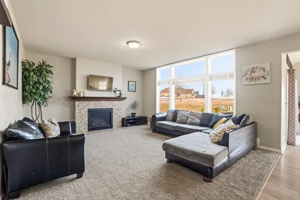 $649,900 | 12940 79th Place, Bristol, WI 53104