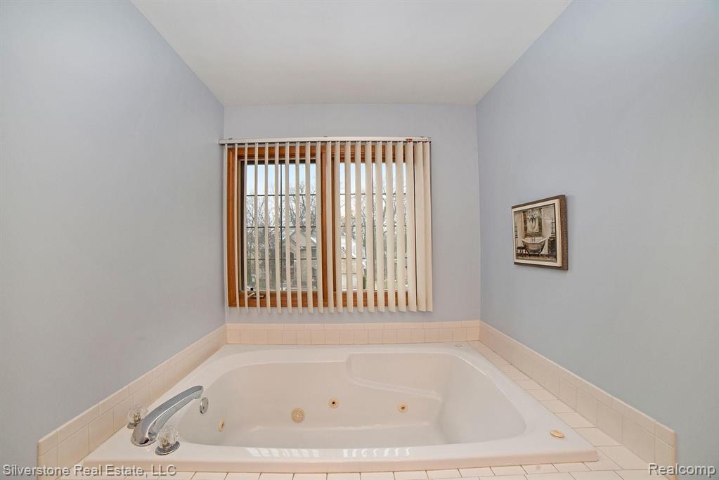 798 Grovecrest Rochester Hills, MI 48307 - Photo 35 of 49