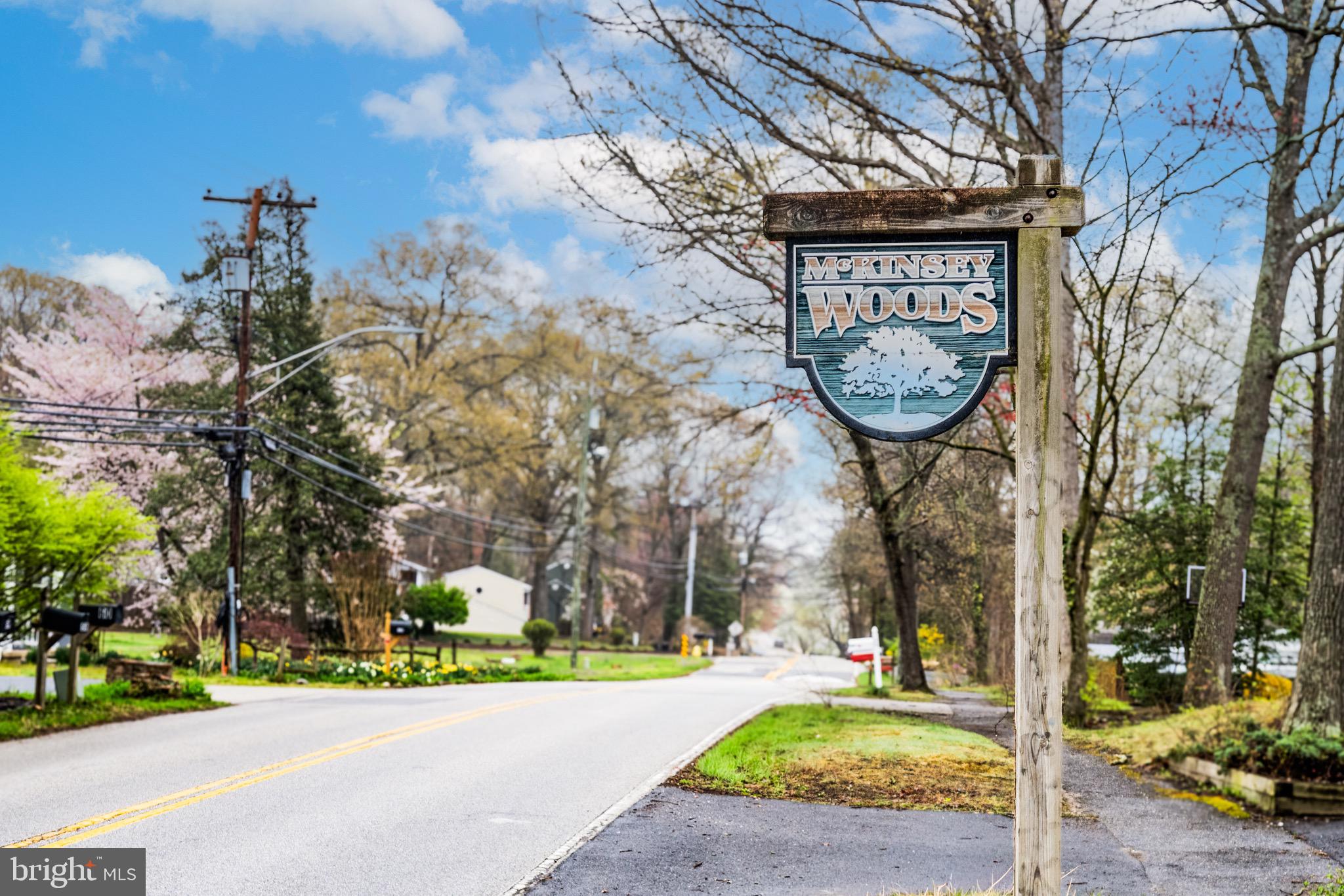 129 McKinsey Road Severna Park, MD 21146 - Photo 8 of 38 a view of a park with iron fence