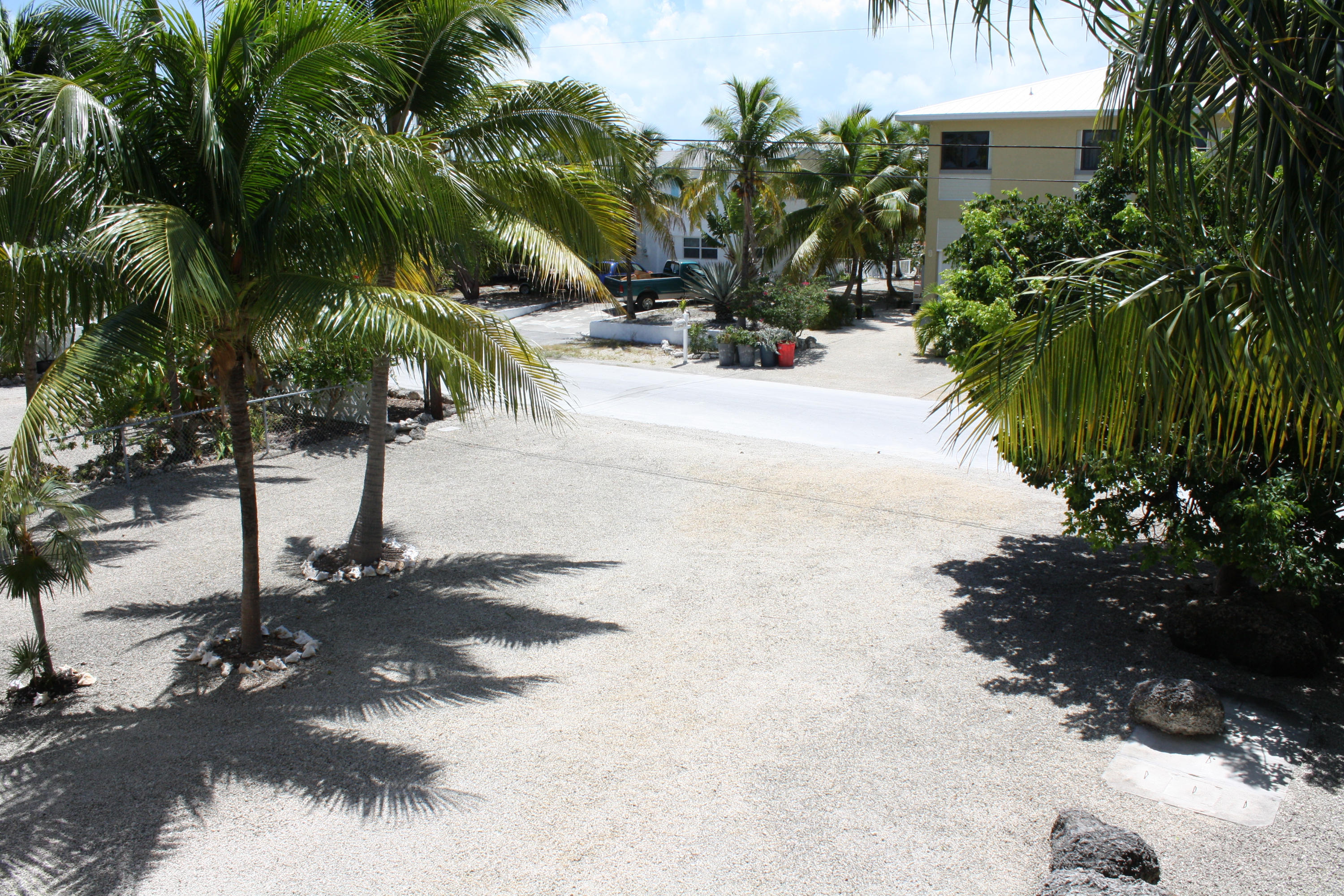 29437 Ranger Avenue Big Pine Key, FL 33043 - Photo 11 of 33 Large front Yard