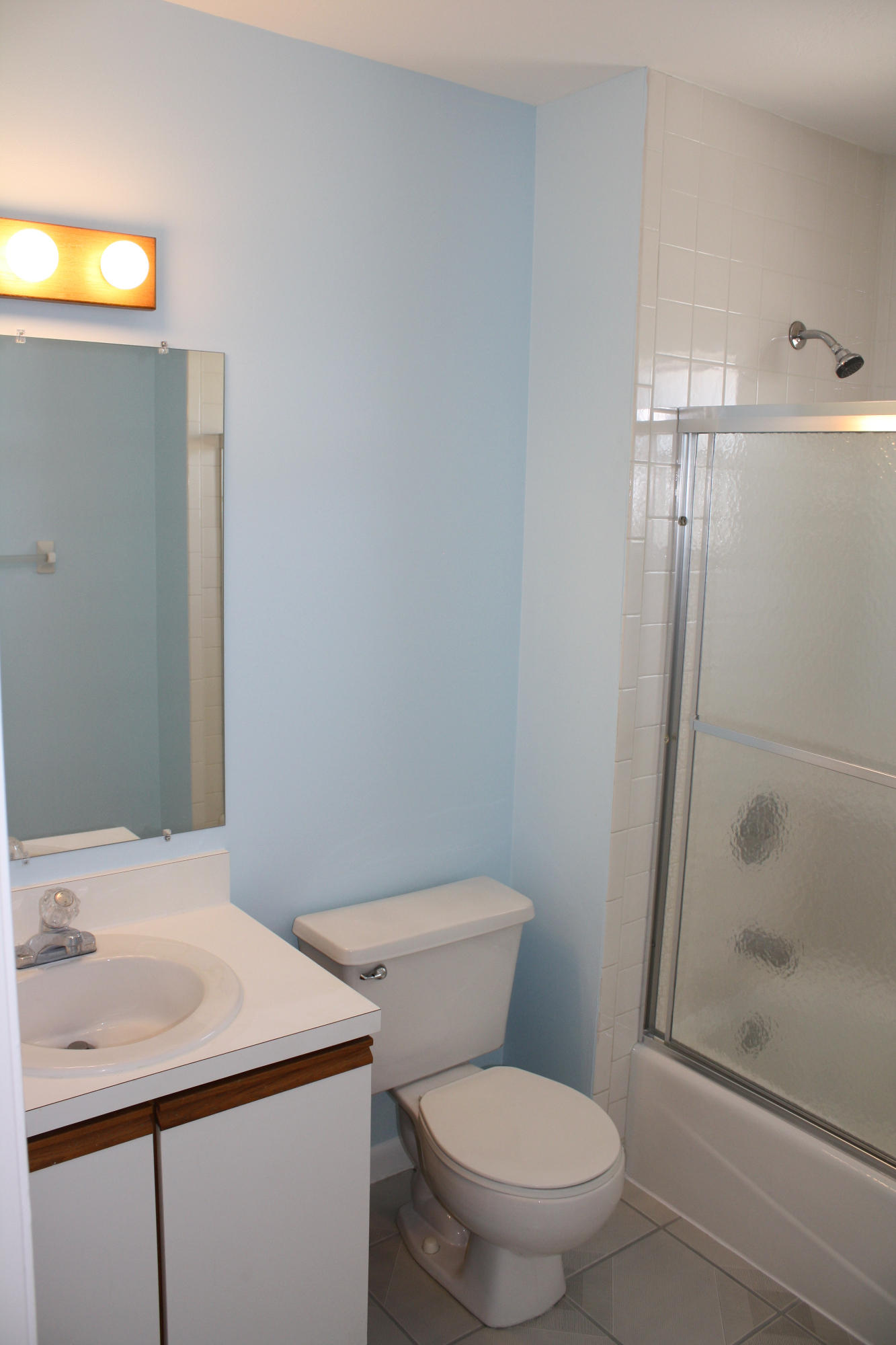 29437 Ranger Avenue Big Pine Key, FL 33043 - Photo 27 of 33 Hallway bathroom