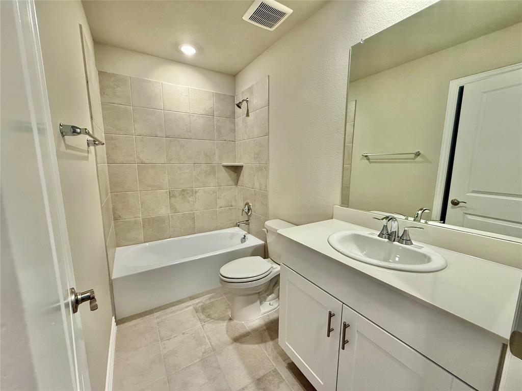 2104 Rannoch Street Sherman, TX 75092 - Photo 3 of 34