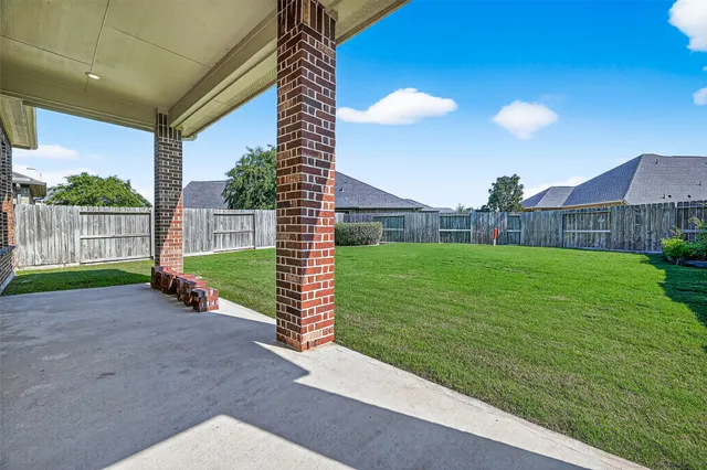 a view of entryway front of house