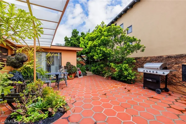 $11,500 | 52 Balboa Coves, Newport Beach, CA 92663