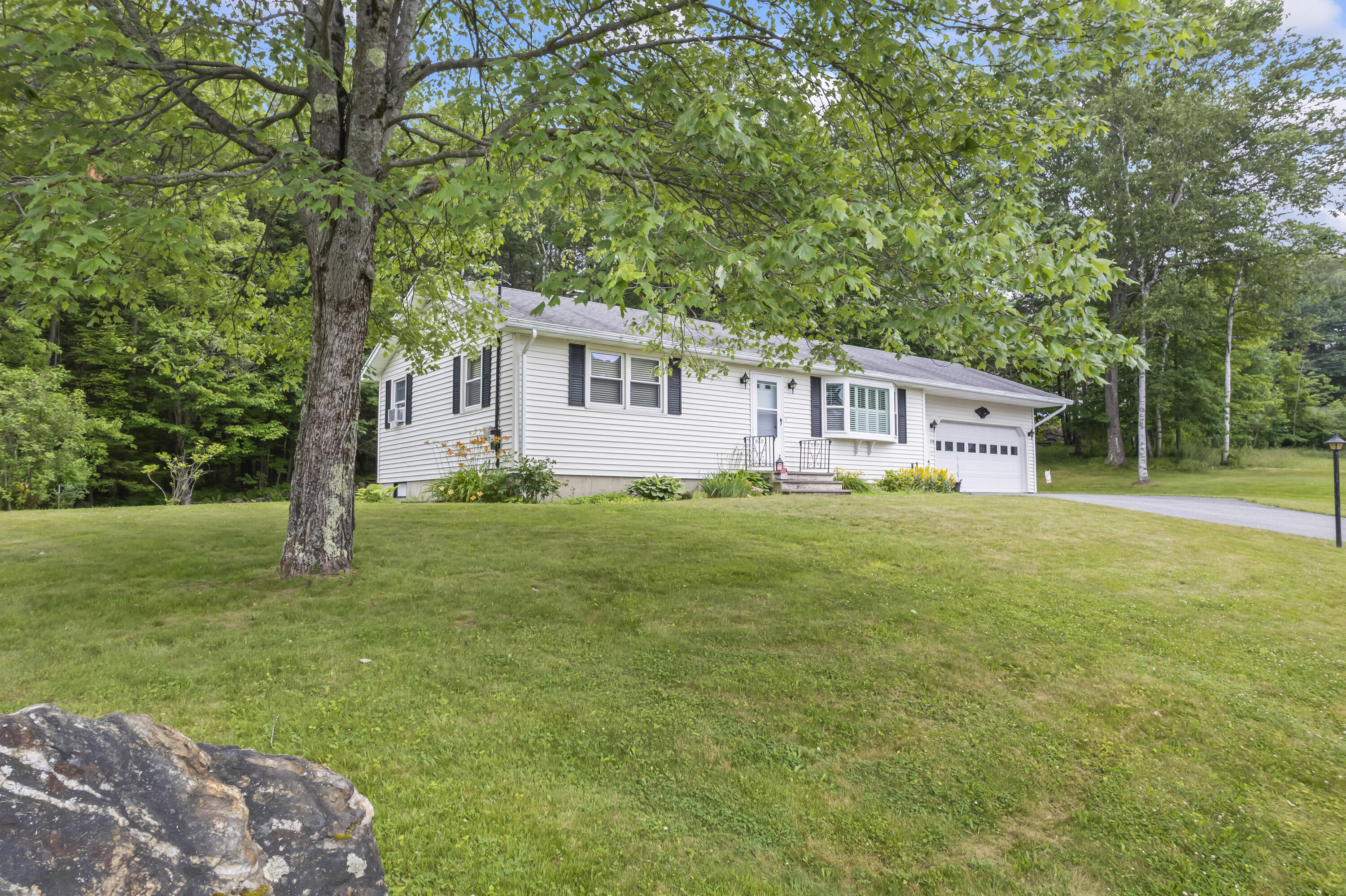 150 Rideout Avenue Lewiston, ME 04240 - Photo 6 of 54 150 Rideout Ave_105