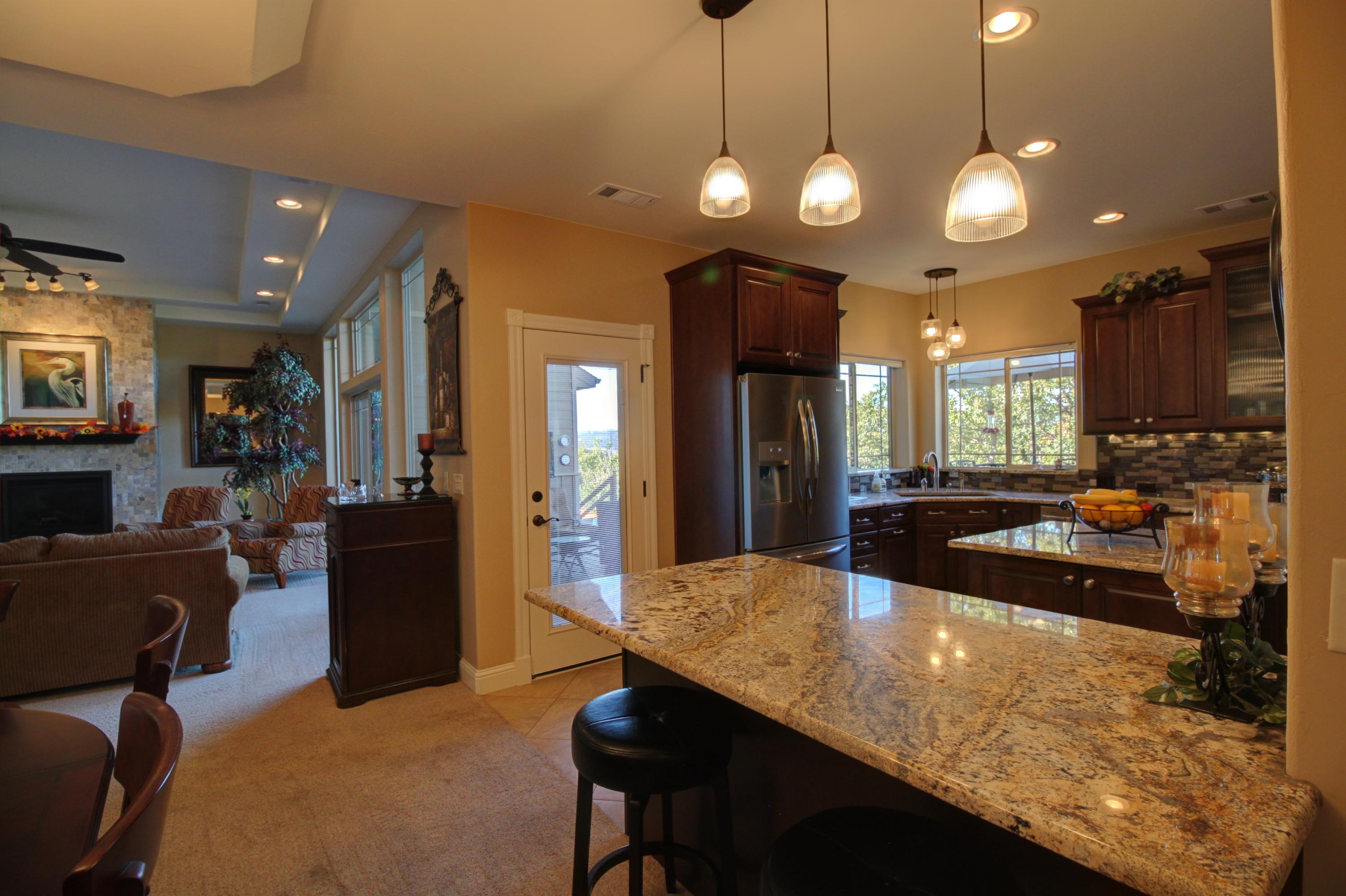 1327 Poppy Ridge Drive Eagle Point, OR 97524 - Photo 21 of 84 IMG_9569