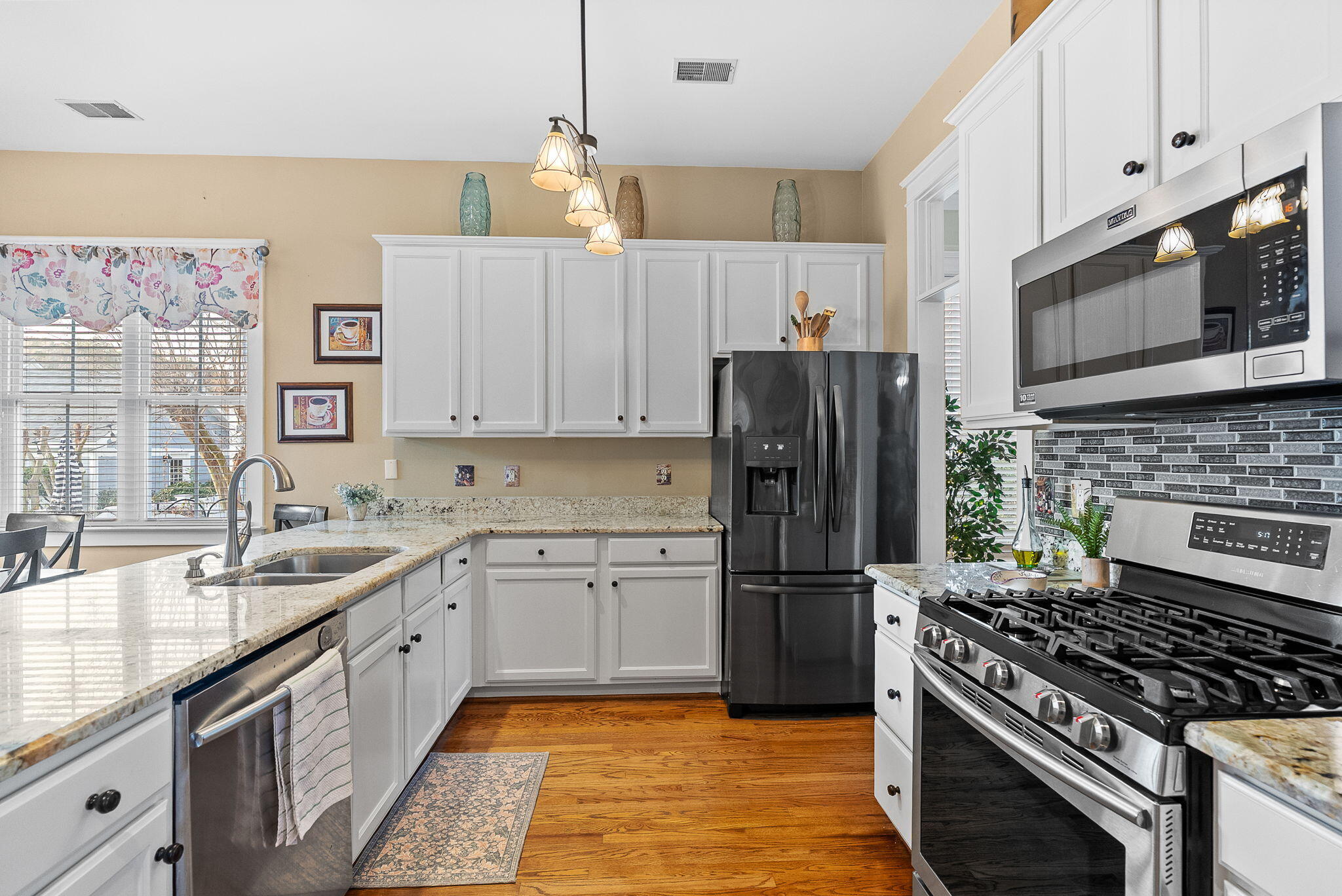 302 Hydrangea Street Summerville, SC 29483 - Photo 17 of 54 15-web-or-mls-Barclay Media Co.-15