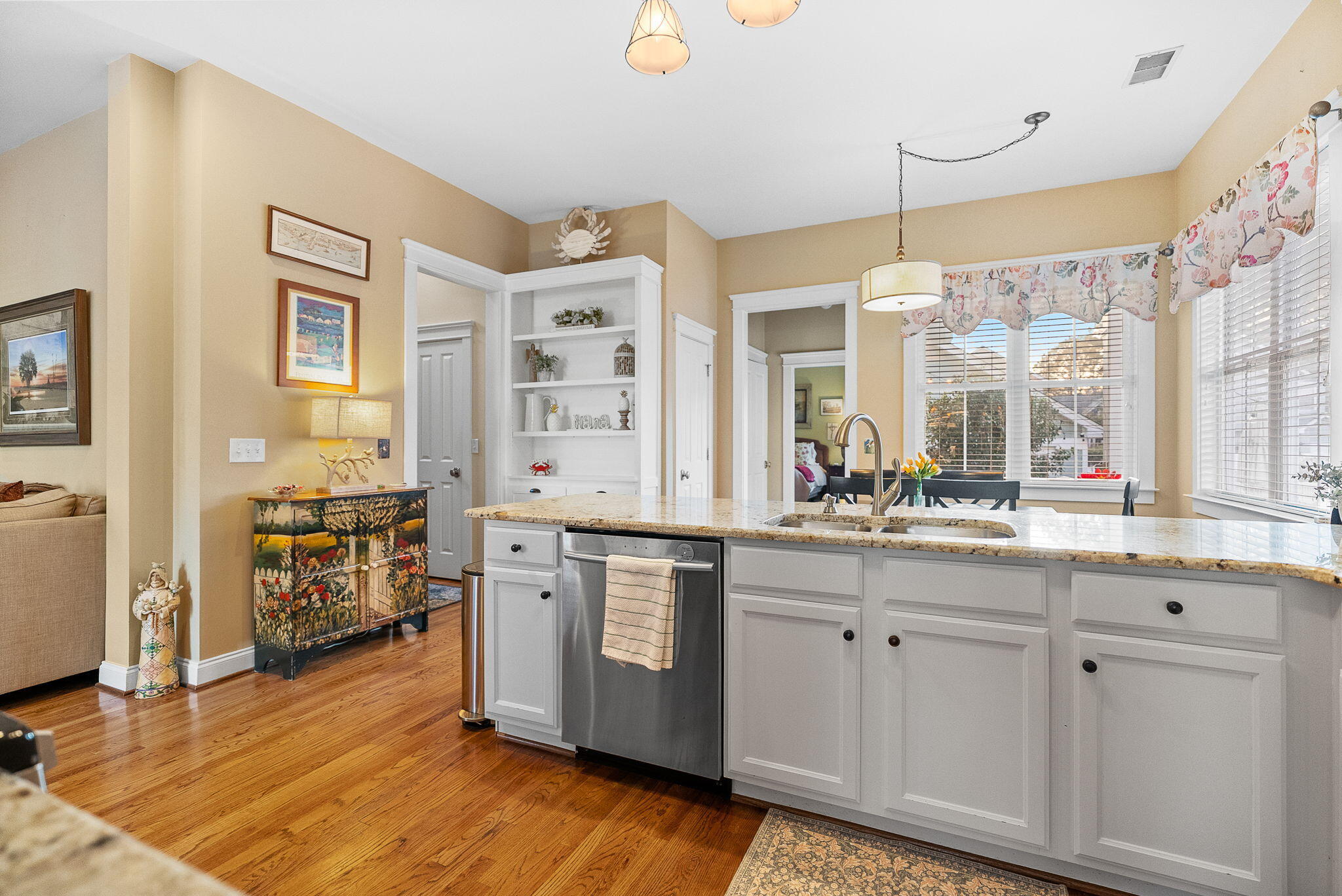 302 Hydrangea Street Summerville, SC 29483 - Photo 20 of 54 18-web-or-mls-Barclay Media Co.-18