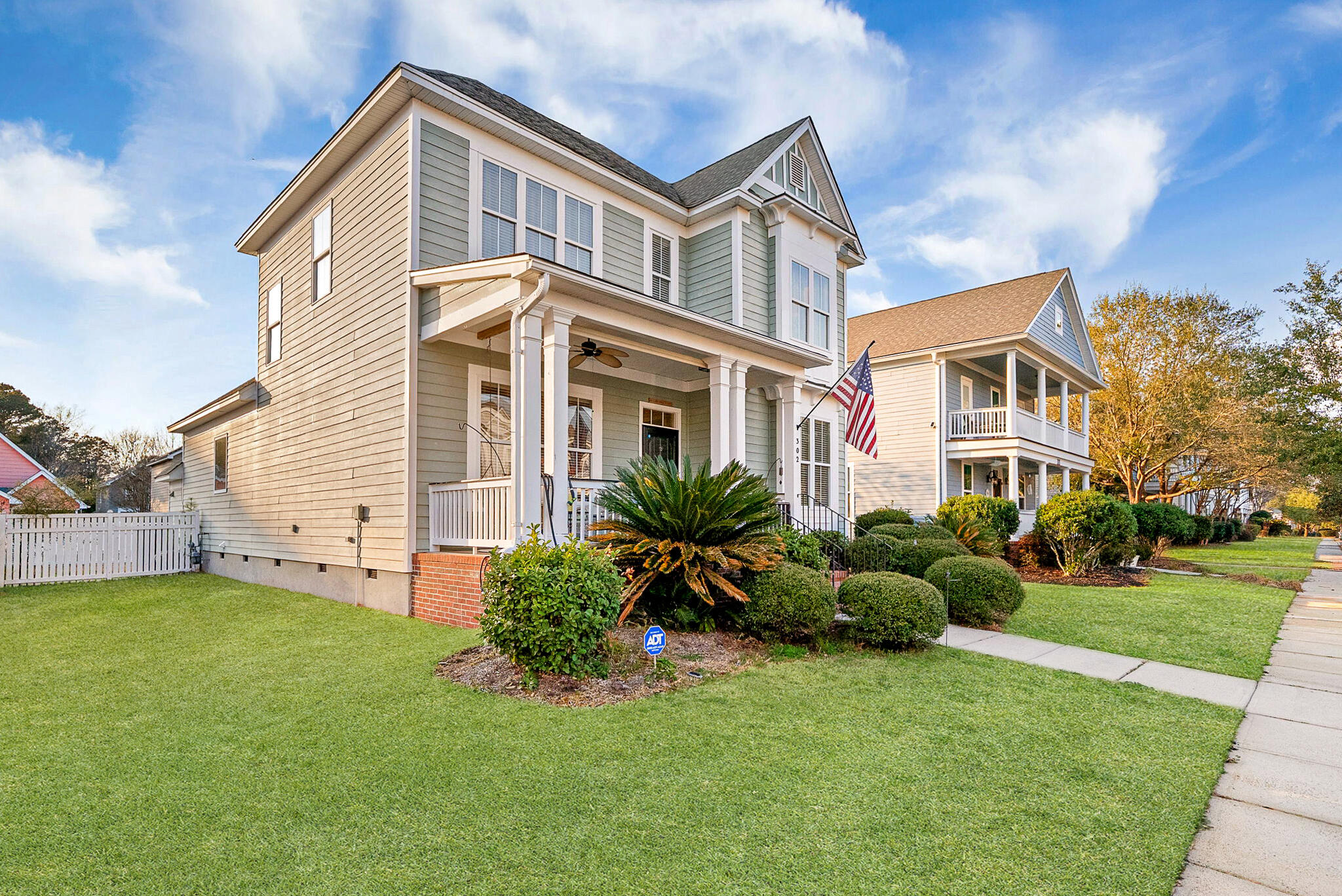 302 Hydrangea Street Summerville, SC 29483 - Photo 9 of 54 grass 5