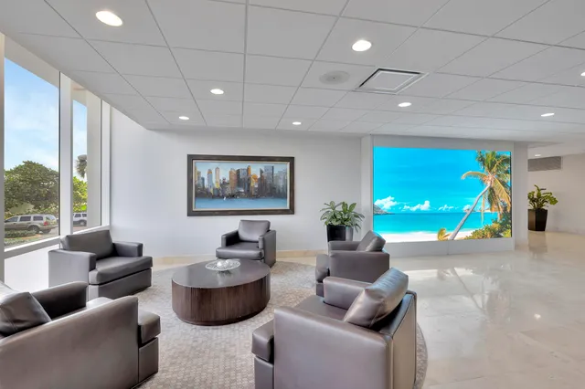 $2,400,000 | 2000 South Ocean Boulevard, Unit 3J, Boca Raton, FL 33432