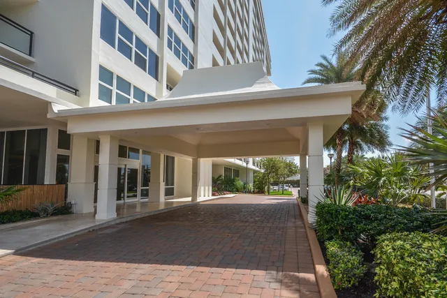 $2,400,000 | 2000 South Ocean Boulevard, Unit 3J, Boca Raton, FL 33432